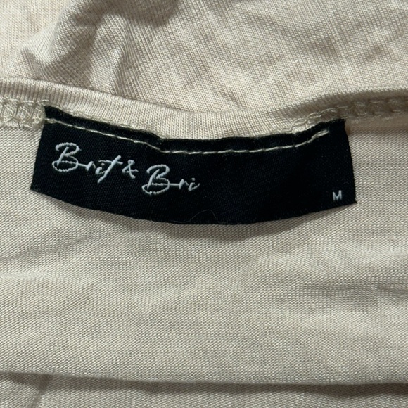 Brit & Bri size medium tan colored light feeling cardigan in great condition! - Picture 11 of 11